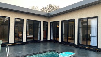 finding life house by jumbo holidayz