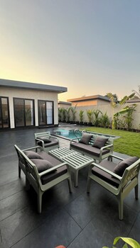 finding life house by jumbo holidayz