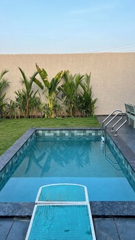 finding life house by jumbo holidayz