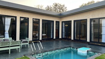 finding life house by jumbo holidayz