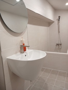 Hotel Soda Stay,49-4 Chungjeong-Ro 6-Gil, Seodaemun-Gu,2 star