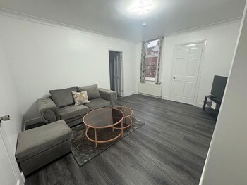 2 Bed Flat - Sleeps 3 - Parking - Wifi,,3 star