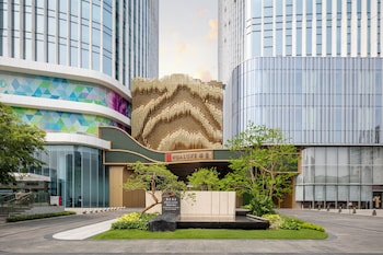hualuxe zhongshan city center