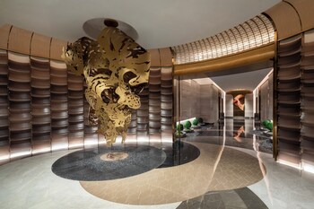 hualuxe zhongshan city center