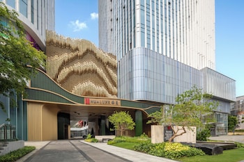 hualuxe zhongshan city center