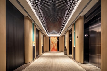 hualuxe zhongshan city center
