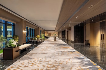 hualuxe zhongshan city center