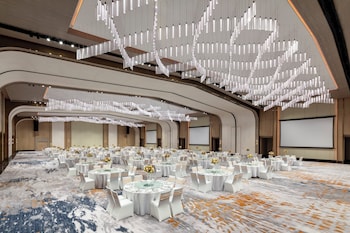 hualuxe zhongshan city center