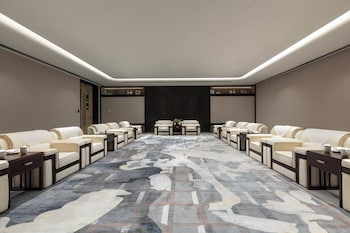 hualuxe zhongshan city center