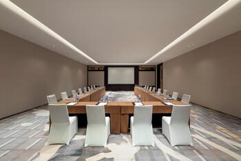 hualuxe zhongshan city center