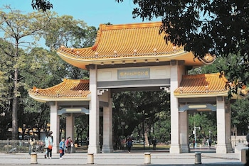 hualuxe zhongshan city center