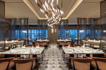 hualuxe zhongshan city center