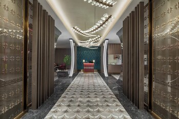 hualuxe zhongshan city center