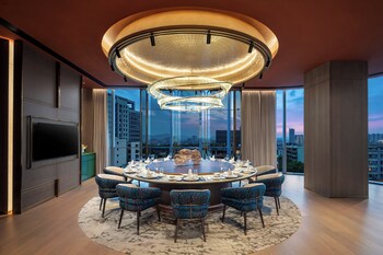 hualuxe zhongshan city center