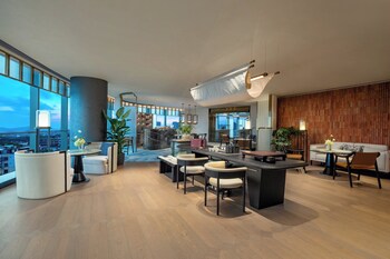 hualuxe zhongshan city center