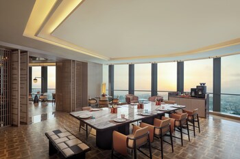 hualuxe zhongshan city center