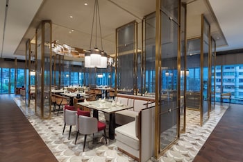 hualuxe zhongshan city center