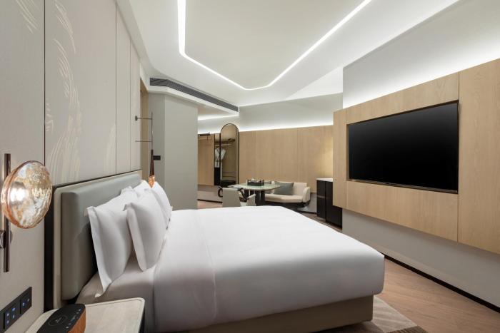 hualuxe zhongshan city center