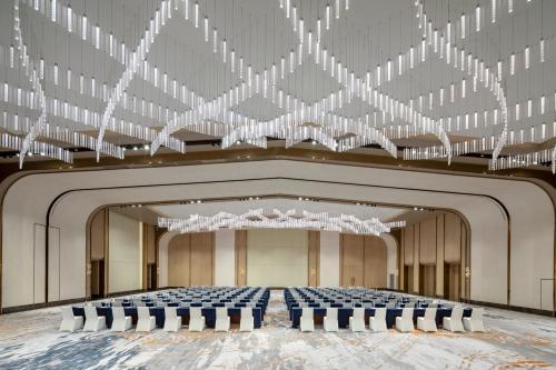 hualuxe zhongshan city center