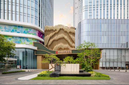 hualuxe zhongshan city center