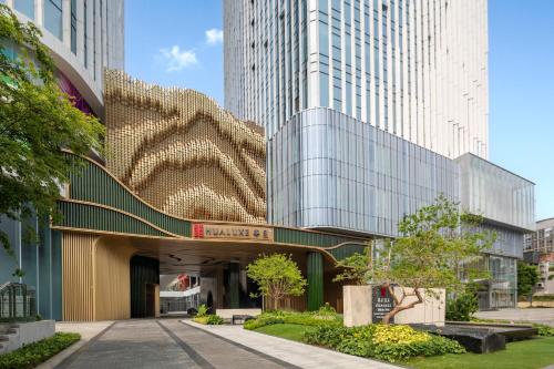 hualuxe zhongshan city center