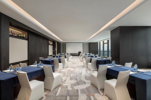 hualuxe zhongshan city center