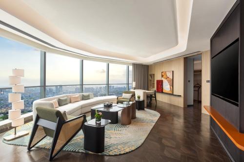 hualuxe zhongshan city center