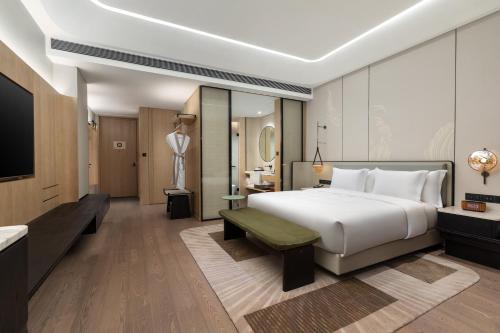 hualuxe zhongshan city center