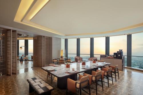 hualuxe zhongshan city center