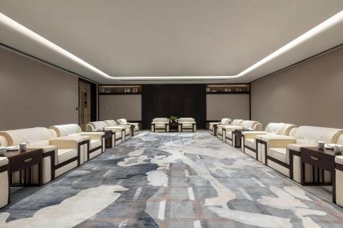 hualuxe zhongshan city center