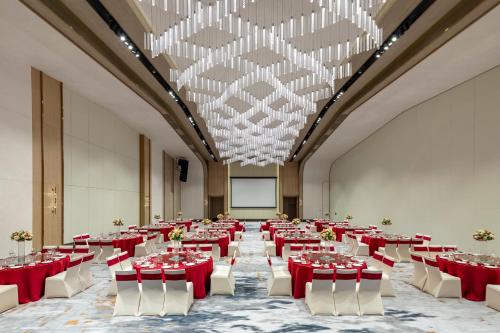 hualuxe zhongshan city center