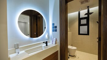 luxury two bedroom apartment al rawdha