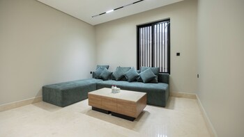 luxury two bedroom apartment al rawdha