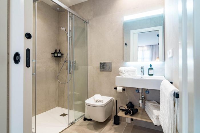 a7 seaclub suites by roomservices