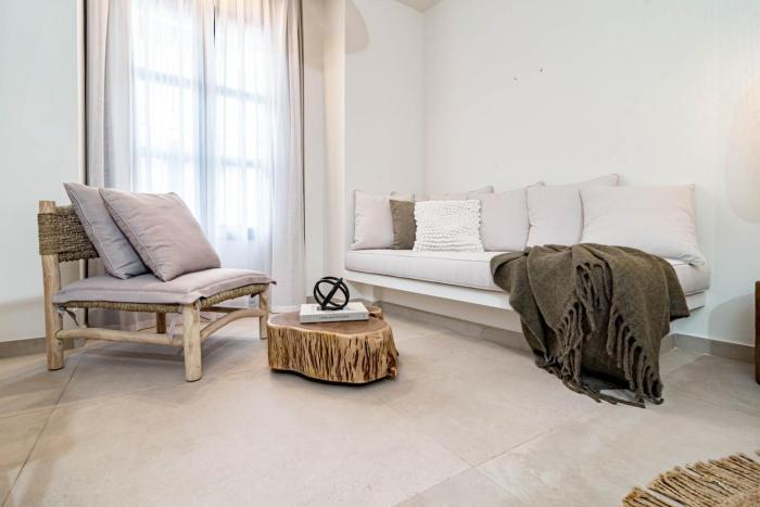 a7 seaclub suites by roomservices