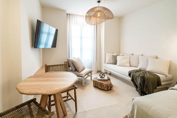 a7 seaclub suites by roomservices