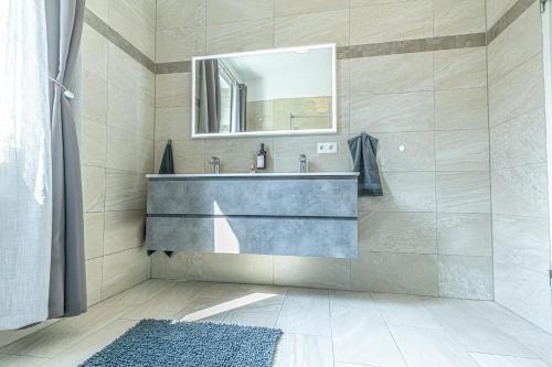 sweet 2br 1lr apartment donaustadt