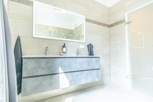sweet 2br 1lr apartment donaustadt