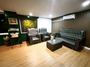 Pineapple Residence Pattaya,,3 star