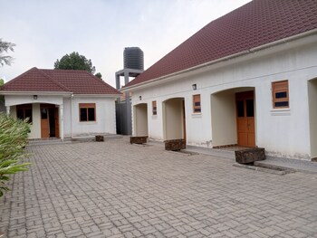 Prestige Suites Kamwenge,,3 star