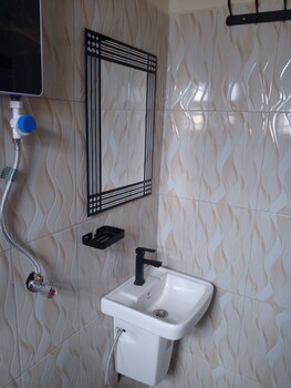 prestige suites kamwenge