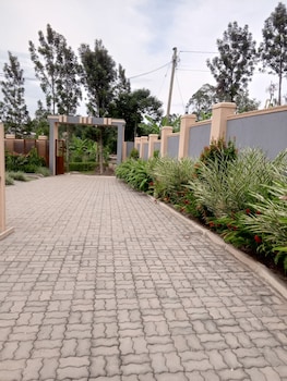 prestige suites kamwenge