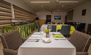 p1 place hotel