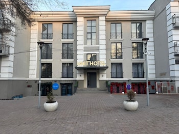 Unit Hotel,,3 star