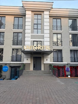 Unit Hotel,,3 star