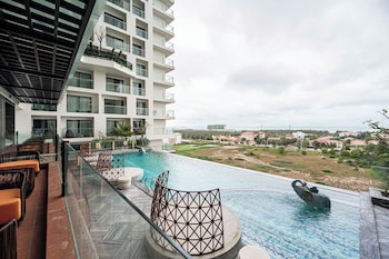 apec tuy hoa phu yen beach condotel