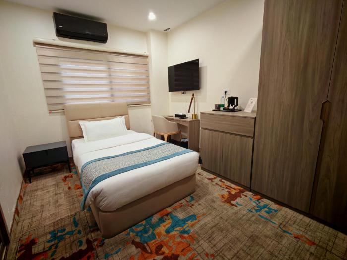 friends hotel jordan