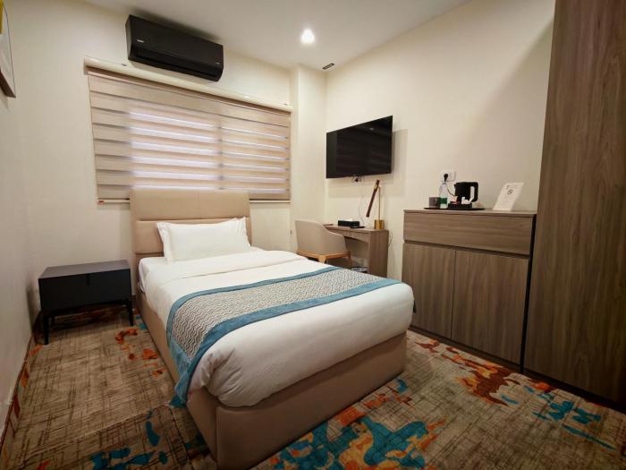 friends hotel jordan