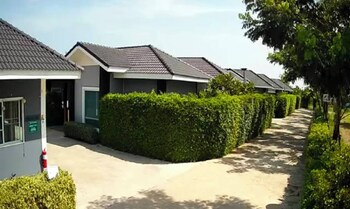 M-Resort Pathumthani,,4 star