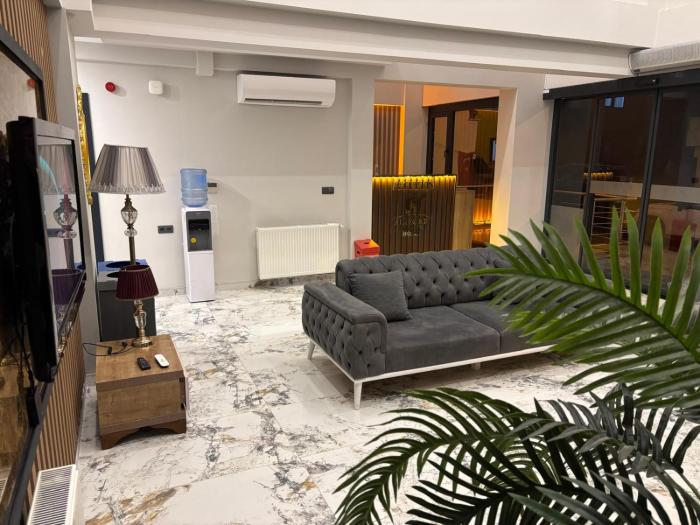 airport corner hotel